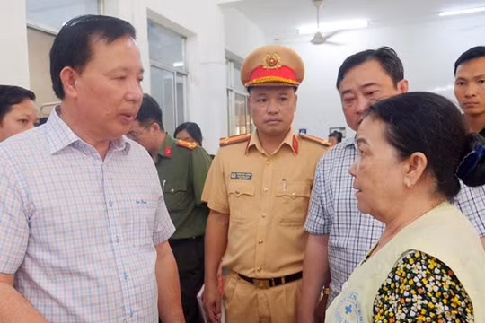 Vụ cháy xe khách khiến 7 người tử vong: Chủ tịch Đồng Nai yêu cầu tập trung cứu chữa nạn nhân