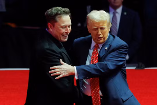 Ông Trump gây sốc khi “rút hầu bao” chi 50.000 USD mua cổ phiếu từ SpaceX trong tháng 7