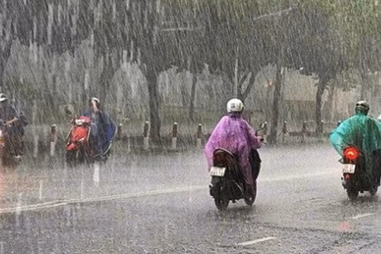 Huế, Đà Nẵng khẩn trương kích hoạt phương án ứng phó mưa lớn trên diện rộng