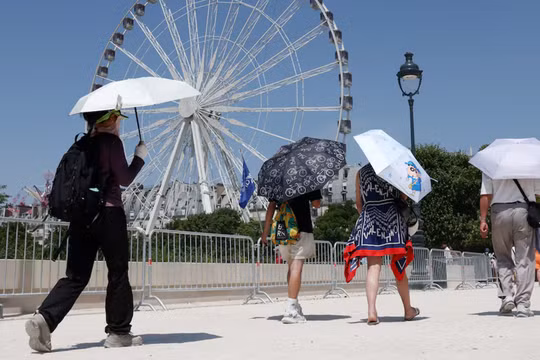 Nắng nóng cực đoan “thiêu đốt” châu Âu, hàng loạt doanh nghiệp hứng thiệt hại khổng lồ