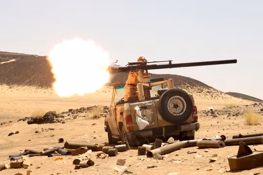 Houthi mở đợt tấn công mới, Ả Rập Xê Út ra cảnh báo an ninh trên diện rộng