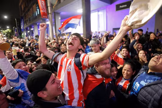 Cả nước Paraguay được nghỉ làm để ăn mừng chiến thắng địa chấn ở World Cup