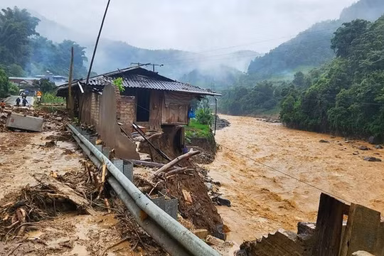 Dự báo khu vực mưa lớn nhất trong hôm nay, 4 tỉnh nguy cơ hứng thảm họa lũ quét