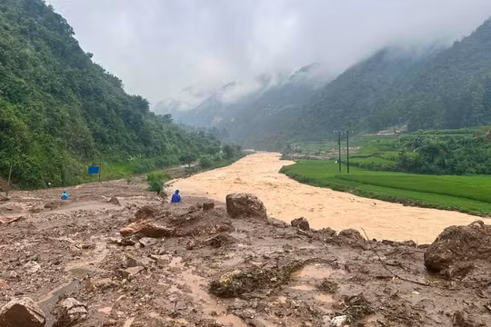Sơn La đối mặt nguy cơ lũ quét, sạt lở và sụt lún đất nguy hiểm do mưa lớn kéo dài