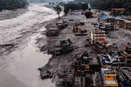 Nepal chôn cất tập thể hàng trăm nạn nhân vô danh sau trận lũ quét kinh hoàng