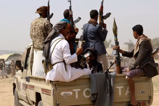 Houthi trút hỏa lực tấn công thành phố cảng Mocha của Yemen, 7 người thiệt mạng, 30 người bị thương