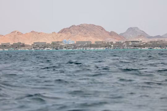 Tàu hàng ồ ạt trở lại eo biển Bab el-Mandeb sau khi Mỹ - Iran hạ nhiệt xung đột