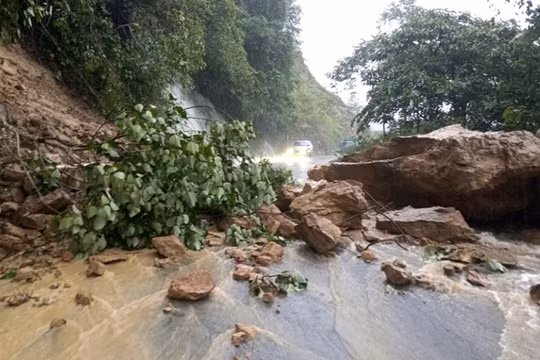 Lai Châu, Lào Cai và Tuyên Quang mưa lớn dữ dội, cảnh báo nguy cơ lũ quét và sạt lở nguy hiểm