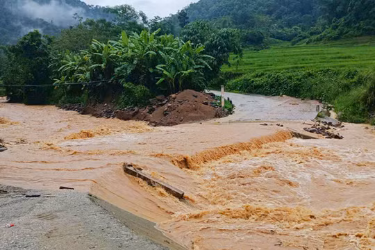 Khẩn cấp: Cảnh báo lũ quét, sạt lở và sụt lún đất diện rộng tại 5 tỉnh miền núi phía Bắc