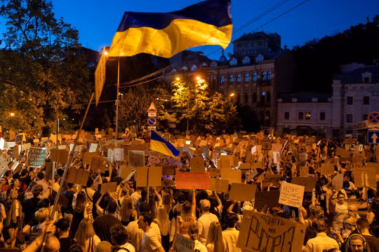 Người biểu tình Ukraine gia tăng sức ép, yêu cầu ông Zelensky bổ nhiệm lại cựu Bộ trưởng Quốc phòng