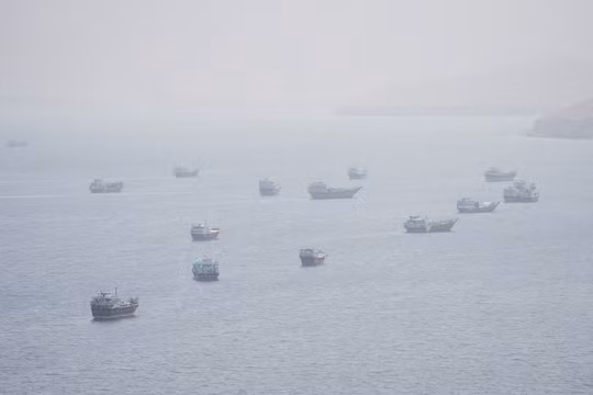 Eo biển Hormuz “tê liệt”, lưu lượng tàu thuyền giảm xuống thấp nhất kể từ tháng 5
