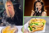 Bánh tráng jian bing, món ăn nhẹ 2.000 năm tuổi đang gây sốt trở lại sau khi được siêu sao Rihanna tự tay chế biến trong chuyến đi Thượng Hải (Ảnh: Getty)