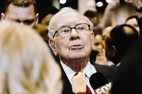 Warren Buffett cùng lãnh đạo 5 tập đoàn lớn của Nhật Bản đã có cuộc thảo luận tại khách sạn Four Seasons, Tokyo (Ảnh: Bloomberg)