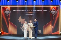 Đại diện ROX Lease nhận giải từ BTC Dot Property Southeast Asia Awards 2025