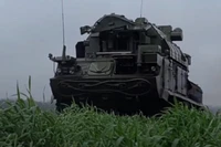 Tổ hợp tên lửa phòng không tầm ngắn Tor-M2. Ảnh South Front.