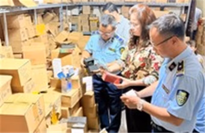 Sau thời gian đồng loạt đóng cửa, “thủ phủ thời trang” Ninh Hiệp bây giờ ra sao? ảnh 7