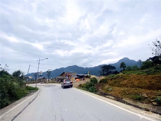 Giá đất trên đỉnh núi cao ngất ngưởng, không có dăm chục tỷ 'khó nói chuyện' ảnh 2