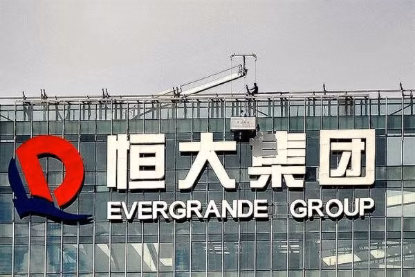 Tập đoàn Evergrande Group đang đối mặt cuộc khủng hoảng niềm tin. Ảnh: Yicaiglobal