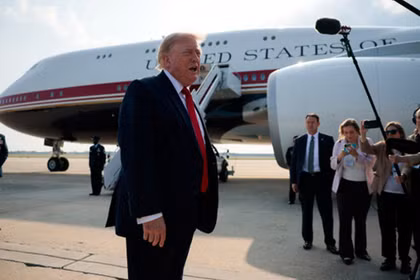 Tổng thống Trump lần đầu đi chuyên cơ "Nhà Trắng biết bay" xa hoa bậc nhất thế giới