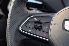 Đi cao tốc với cruise control và ACC, tài xế ô tô cần lưu ý gì để tránh đại họa?