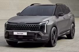 Sportage 2026 thay đổi đáng kể ở phần đầu xe với cụm đèn LED định vị dạng dọc và lưới tản nhiệt thiết kế mới. Ảnh: Carscoops.