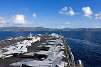 Tàu sân bay lớn nhất thế giới, tàu sân bay hạt nhân lớp Ford USS Gerald R. Ford (CVN 78) của Hải quân Mỹ, cập cảng St. Thomas, Quần đảo Virgin thuộc Mỹ ngày 1/12/2025. Ảnh: Reuters.