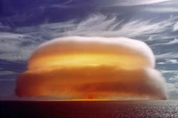 Vụ thử hạt nhân của Pháp ở đảo san hô Mururoa năm 1971. Ảnh: Getty.