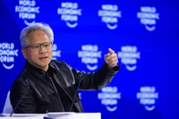 CEO của Nvidia, Jensen Huang, phát biểu tại Diễn đàn Kinh tế Thế giới ở Davos, Thụy Sĩ vào ngày 21/1. Ảnh: Bloomberg.