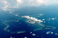 Ảnh tư liệu cho thấy Diego Garcia, hòn đảo lớn nhất trong quần đảo Chagos và là nơi đặt một căn cứ quân sự lớn của Mỹ ở giữa Ấn Độ Dương, được thuê từ Anh vào năm 1966. Ảnh: Reuters.