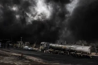 Khói bốc lên sau vụ tấn công được cho là nhằm vào các kho chứa nhiên liệu Shahran ở Tehran, Iran, ngày 8/3. Ảnh: Reuters.