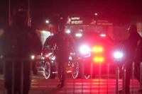 Cảnh tượng bên ngoài Trung tâm Giam giữ Metropolitan vào hôm 3/1 khi Tổng thống Venezuela Nicolas Maduro bị áp giải đến. Ảnh: Getty.