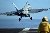 Một máy bay chiến đấu cất cánh từ tàu sân bay USS Gerald Ford. Ảnh: Getty.