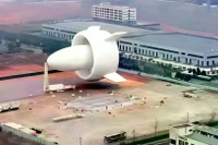 Khí cầu có hình dáng kỳ lạ ở Trung Quốc. Ảnh: IE.