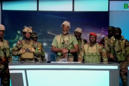 Binh lính tuyên bố đảo chính quân sự ở Benin vào ngày 7/12 trên kênh truyền hình quốc gia. Ảnh: Reuters.