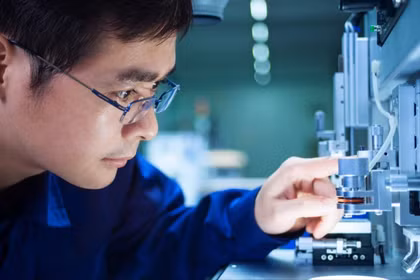 Đến 2030, Đà Nẵng đặt mục tiêu đào tạo, bồi dưỡng và thu hút tối thiểu 5.000 nhân lực chất lượng cao cho ngành vi mạch bán dẫn và 3.000 nhân lực cho ngành trí tuệ nhân tạo.