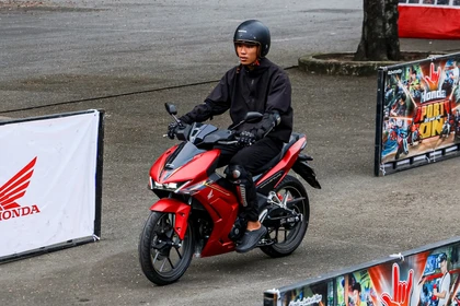 Bất ngờ: Nhiều mẫu xe côn tay hot giảm giá để cạnh tranh xe máy điện