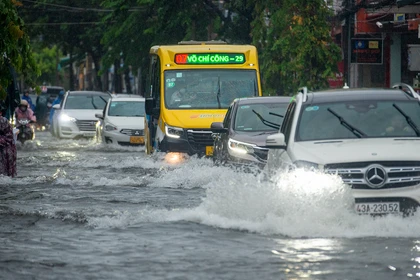 Trung tâm TP Đà Nẵng ngập nặng mỗi khi có mưa lớn.