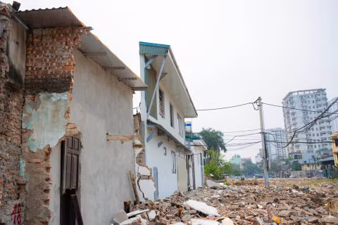 Loạt nhà siêu mỏng, siêu méo mọc lên sau giải phóng mặt bằng vành đai 2,5