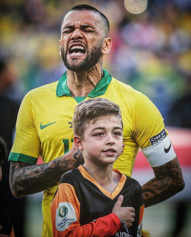 Dani đang mơ về việc thi đấu ấn tượng tại Barca để có thể tham dự World Cup tại Qatar 2022 trong màu áo Brazil. Ảnh AP. Dani đang mơ về việc thi đấu ấn tượng tại Barca để có thể tham dự World Cup tại Qatar 2022 trong màu áo Brazil. Ảnh AP.