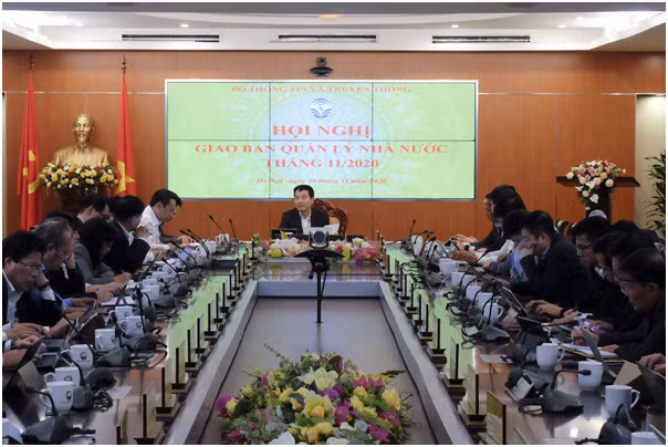 Bộ trưởng Nguyễn Mạnh Hùng phát biểu tại Hội nghị giao ban. Ảnh MIC