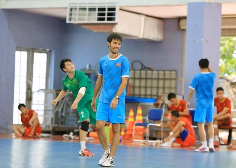 Với việc đưa tuyển futsal Việt Nam lọt vào vòng 1/8 World Cup futsal 2021, HLV Phạm Minh Giang đứng vị trí số 1. Ảnh VTV Với việc đưa tuyển futsal Việt Nam lọt vào vòng 1/8 World Cup futsal 2021, HLV Phạm Minh Giang đứng vị trí số 1. Ảnh VTV