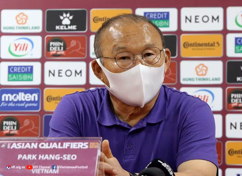 Ông Park chỉ có 22 cầu thủ. Ảnh VFF Ông Park chỉ có 22 cầu thủ. Ảnh VFF