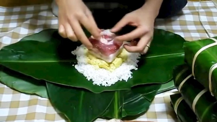 Hướng dẫn gói bánh chưng Tết từ cư dân mạng - Ảnh 3