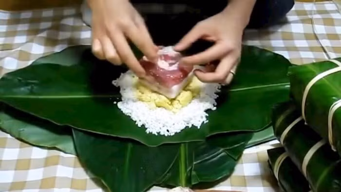 Hướng dẫn gói bánh chưng Tết từ cư dân mạng - Ảnh 3