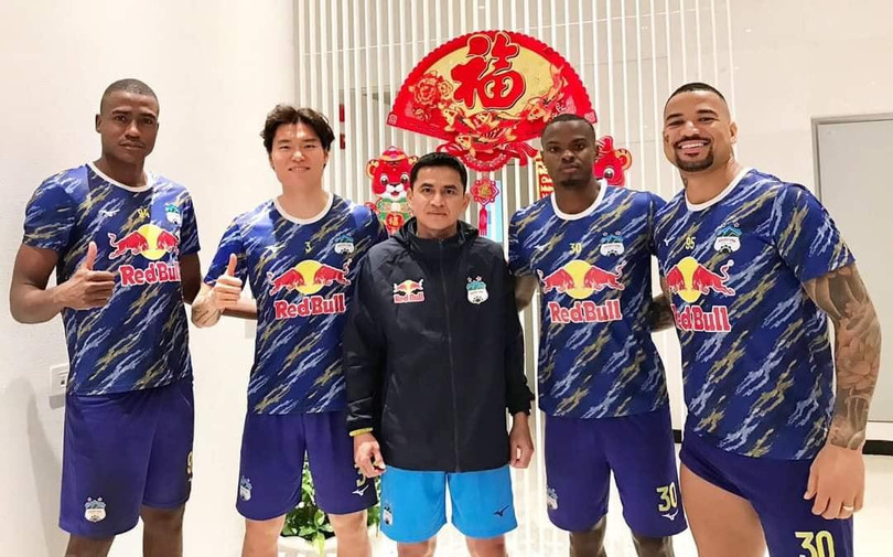 HLV Kiatisak chọn ngoại binh nào? Ảnh HAGL