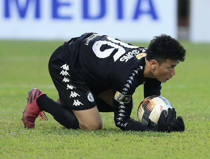 Đội Hà Nội có mùa giải thành công nhưng với thủ môn quốc dân này thì lại thất bại. Ảnh VPF