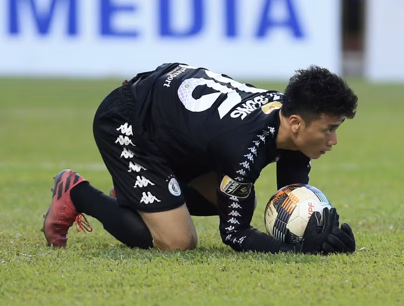 Đội Hà Nội có mùa giải thành công nhưng với thủ môn quốc dân này thì lại thất bại. Ảnh VPF