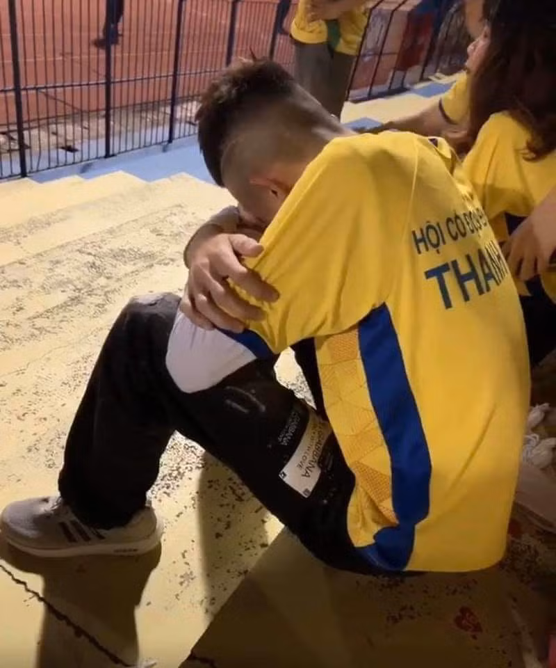 Nỗi buồn khán giả xứ Thanh. Ảnh THFC