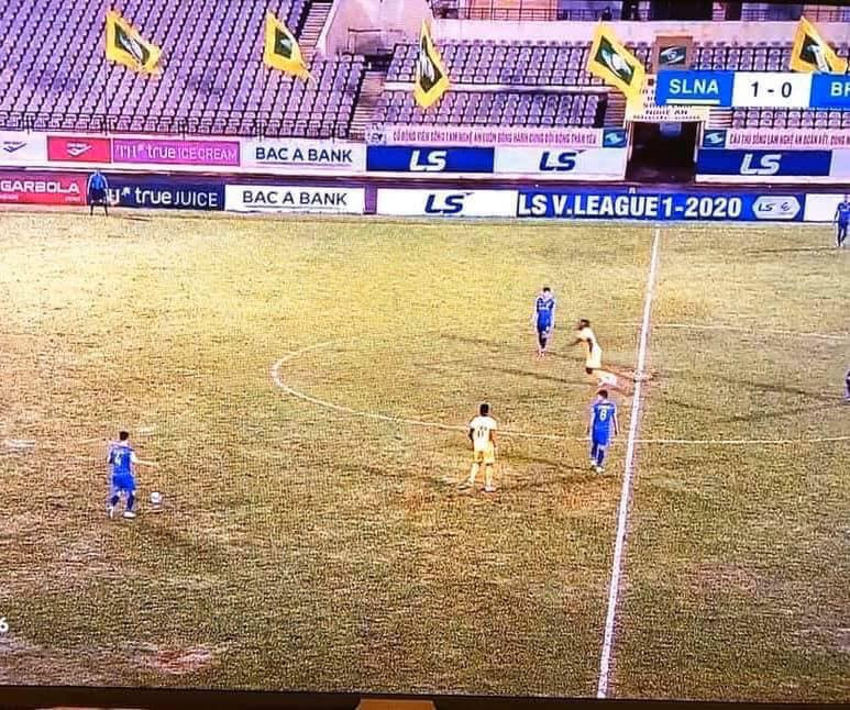 Sân Vinh - đang được định nghĩa "ruộng có tường bao". Ảnh màn hình.