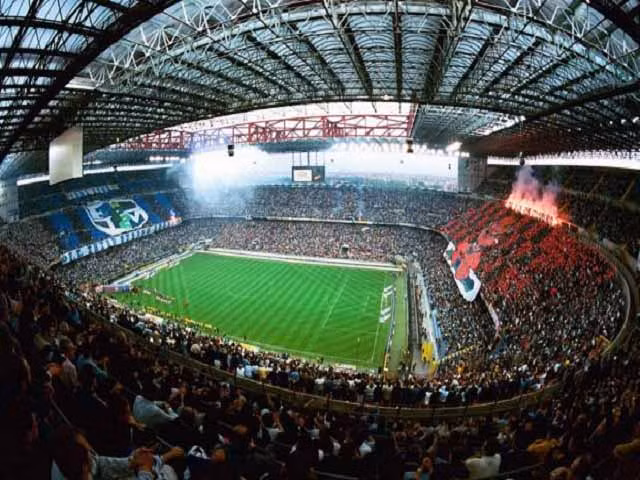 Một phần ba dân số TP Bergamo đã đổ về Milan chứng kiến đội nhà lần đầu ra sân tại vòng 1/8 Champions League. Ảnh CLB AC Milan